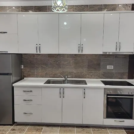 Fishta Q5 24 * Velipojë