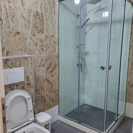 Fishta Q5 24 Apartment *