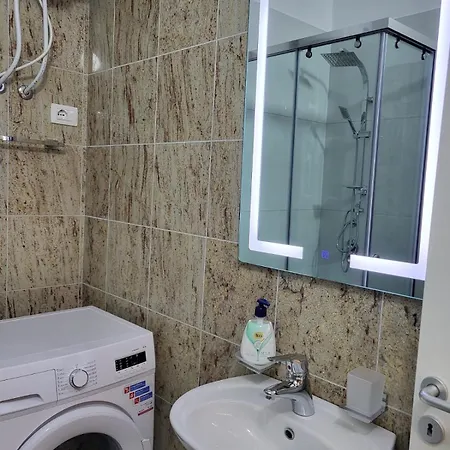 Fishta Q5 24 Apartment