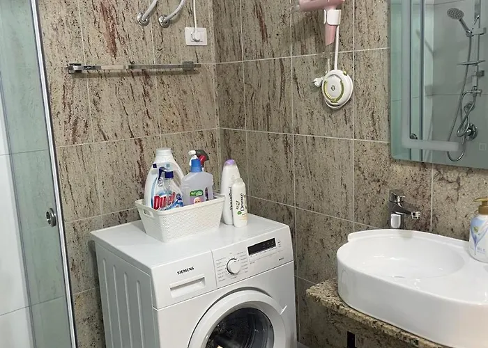 Apartment Fishta Q5 24 *